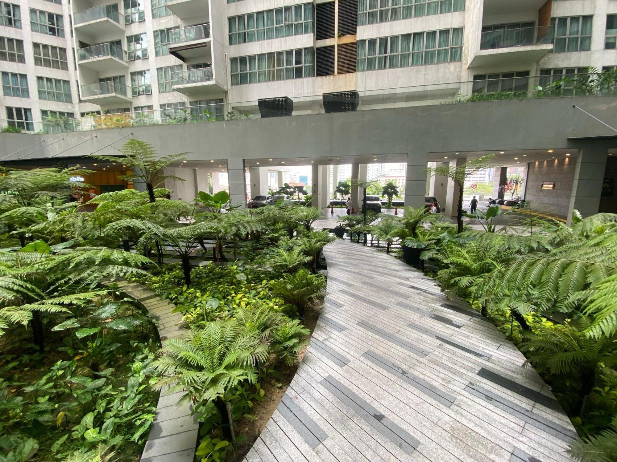 Skypool Kl Free Infinity Pool Over Kuala Lumpur Exterior photo